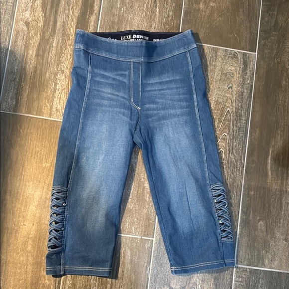 Luxe Denim Skimmer Jeans with Stretch - Picture 1 of 10